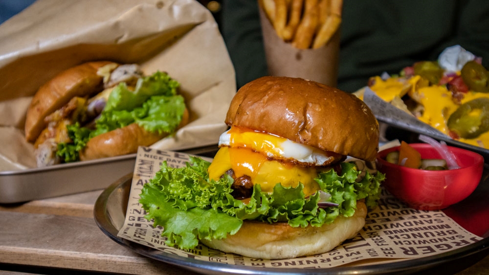 OakTown burger grill｜審計新村周邊安格斯CHOICE牛漢堡！多汁味美超驚豔！