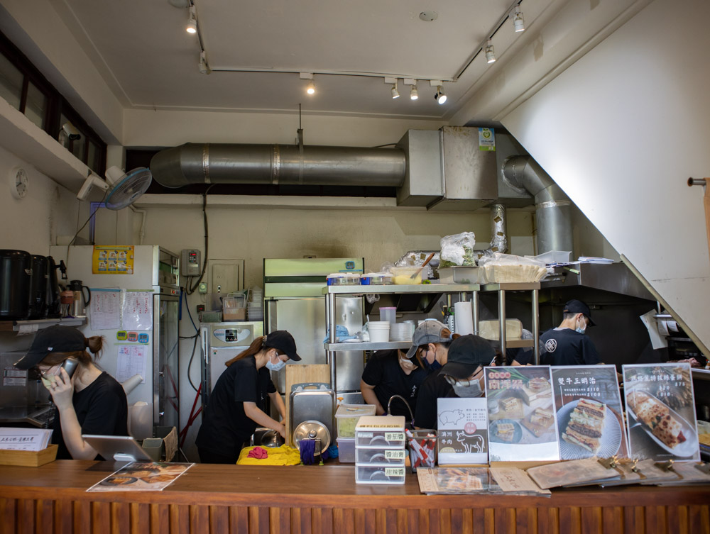 土木公社豐原店　一樓點餐製餐區