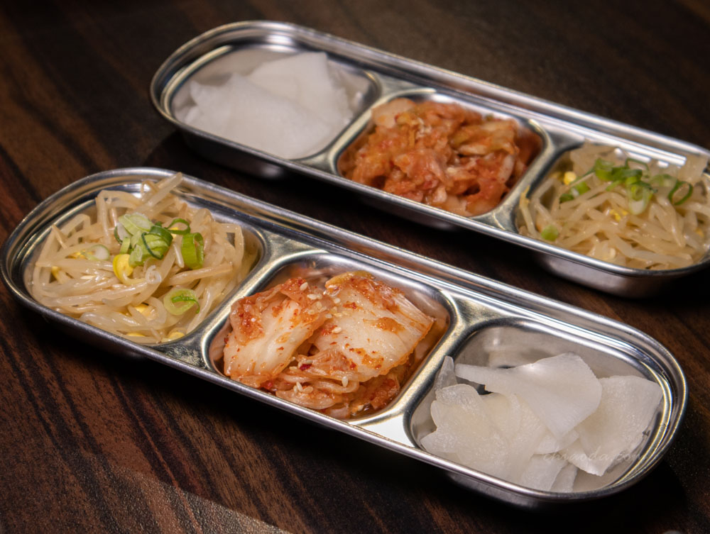 燒酒杯　辣醬豬肉嫩豆腐鍋　韓式小菜