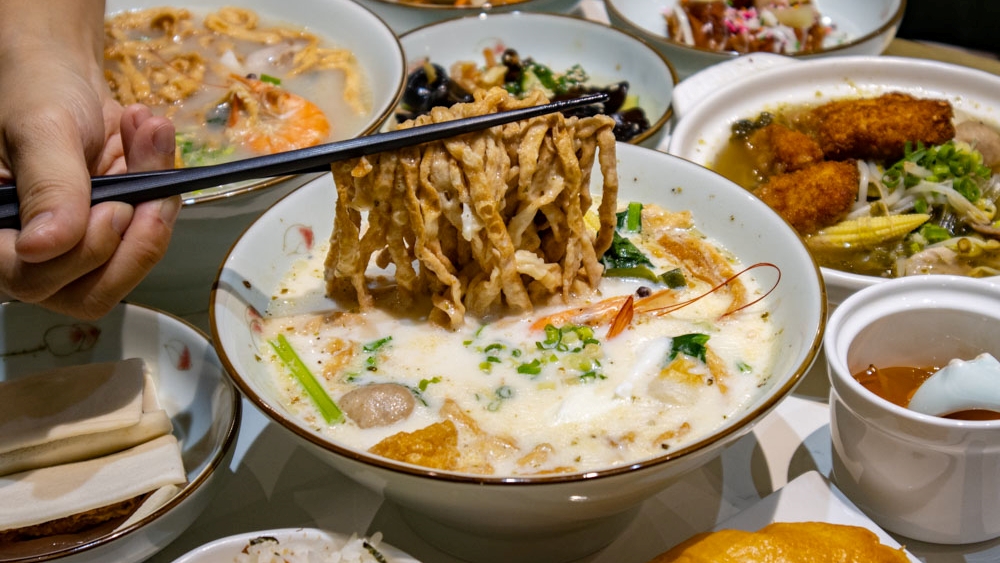 湘春家鍋燒意麵｜南屯黎明路鍋燒意麵，湯頭特色，料多大碗，附飲料霜淇淋！