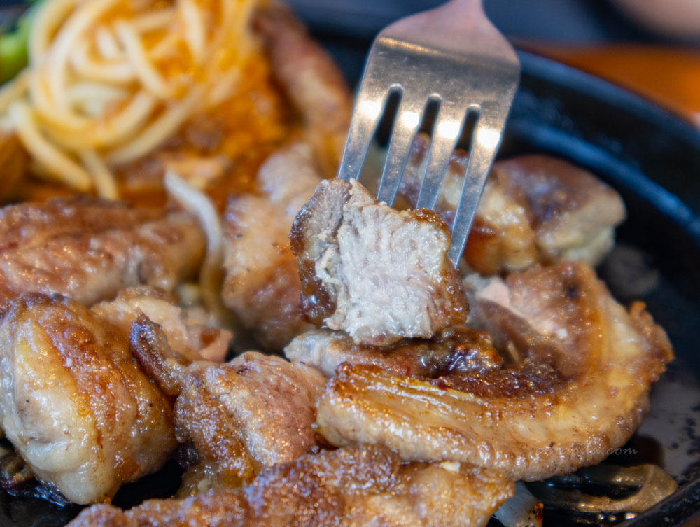 優來客牛排　伊比利豬肋條