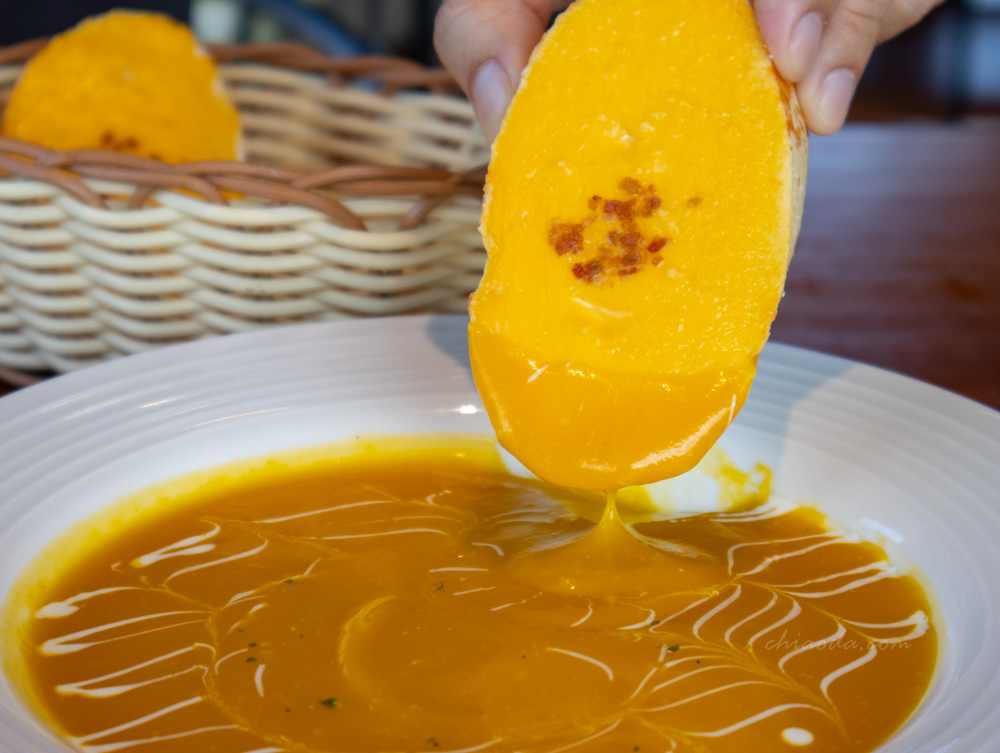 優來客牛排　香烤軟法麵包