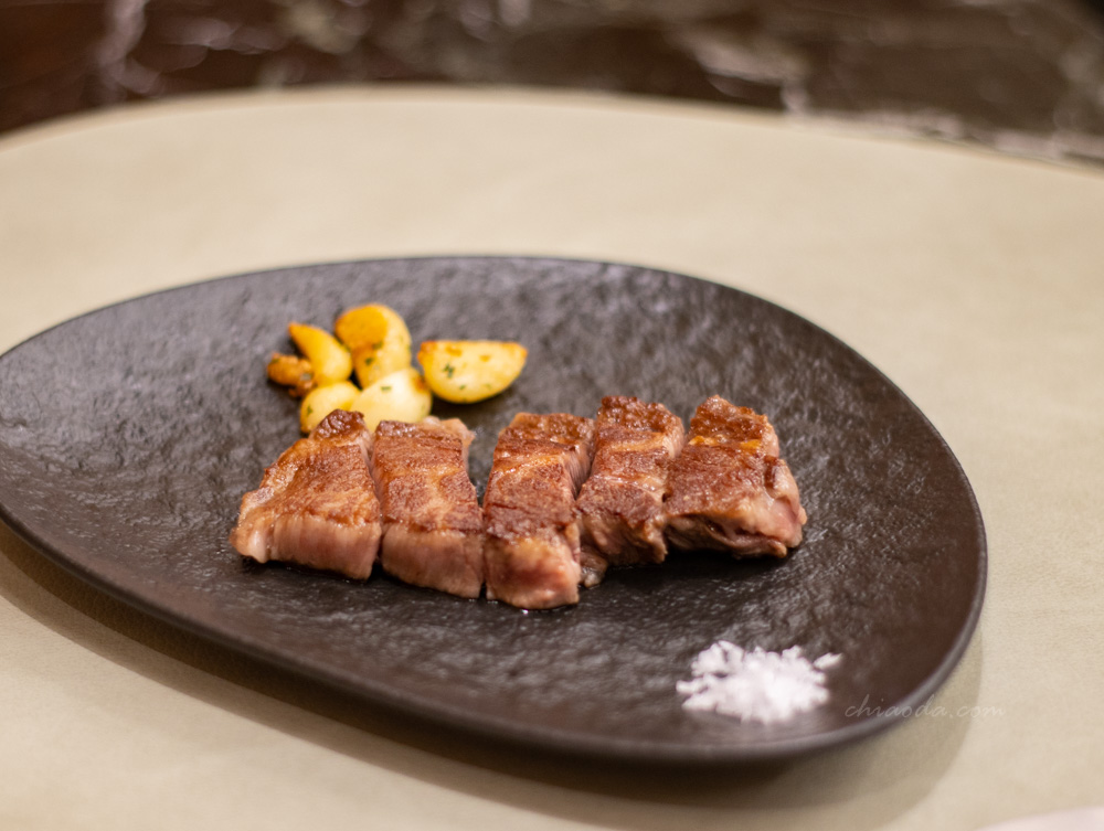 夏登法式鐵板燒　日本 A5 和牛沙朗 迷迭香白蘭地佐馬爾頓海鹽 台中高檔法式鐵板燒