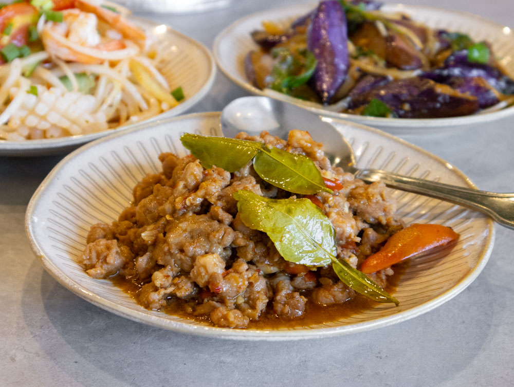 泰豪脈中清店　泰式辣炒打拋豬