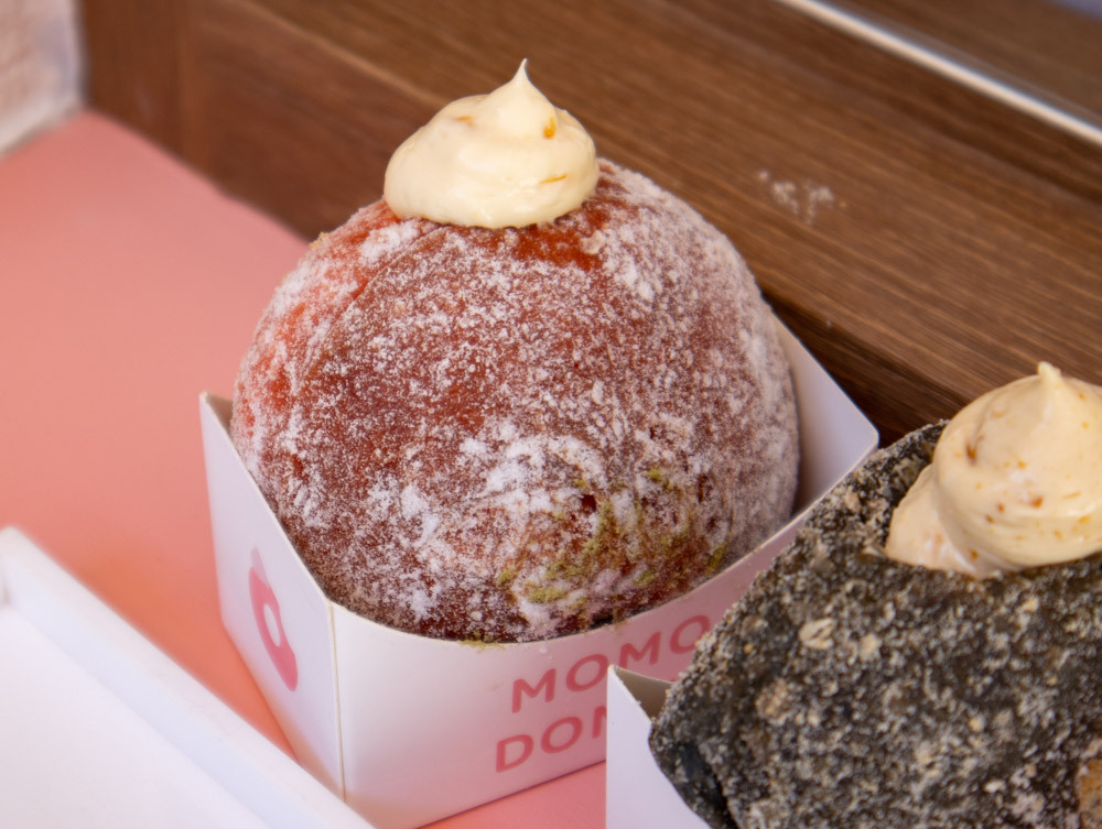 momo donut　水蜜桃生甜甜圈