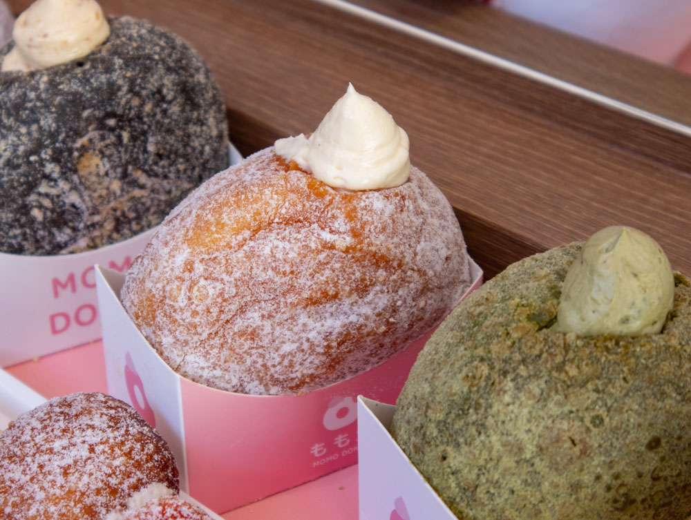 momo donut　卡士達生甜甜圈