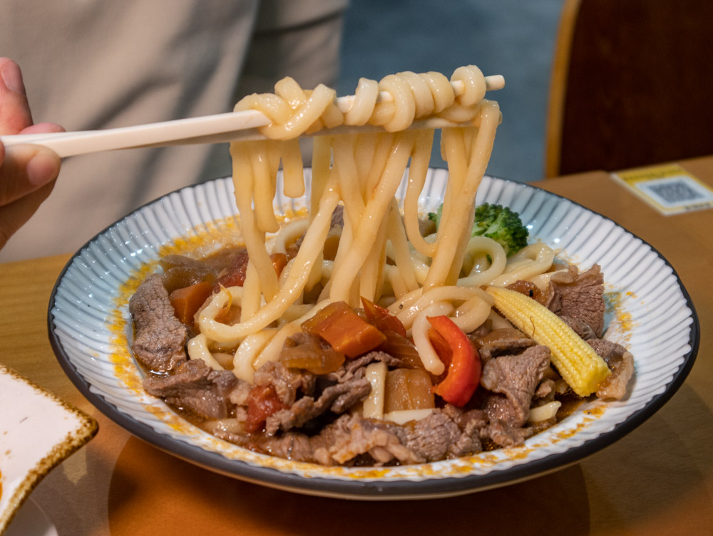 職男嘎哩 馬鈴薯燉牛肉